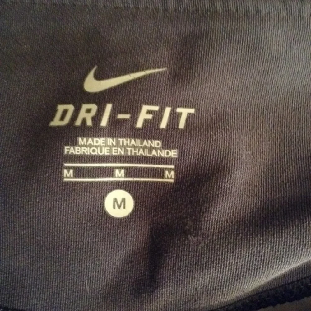 NIKE Dri-Fit Cropped Athletic Athleisure Pants Size Medium - Picture 3 of 3